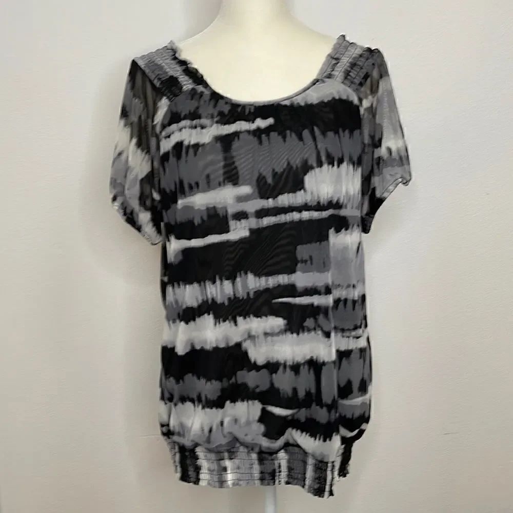 Nicole Miller mesh blouse. Size Large. Gathered elastic waist band.